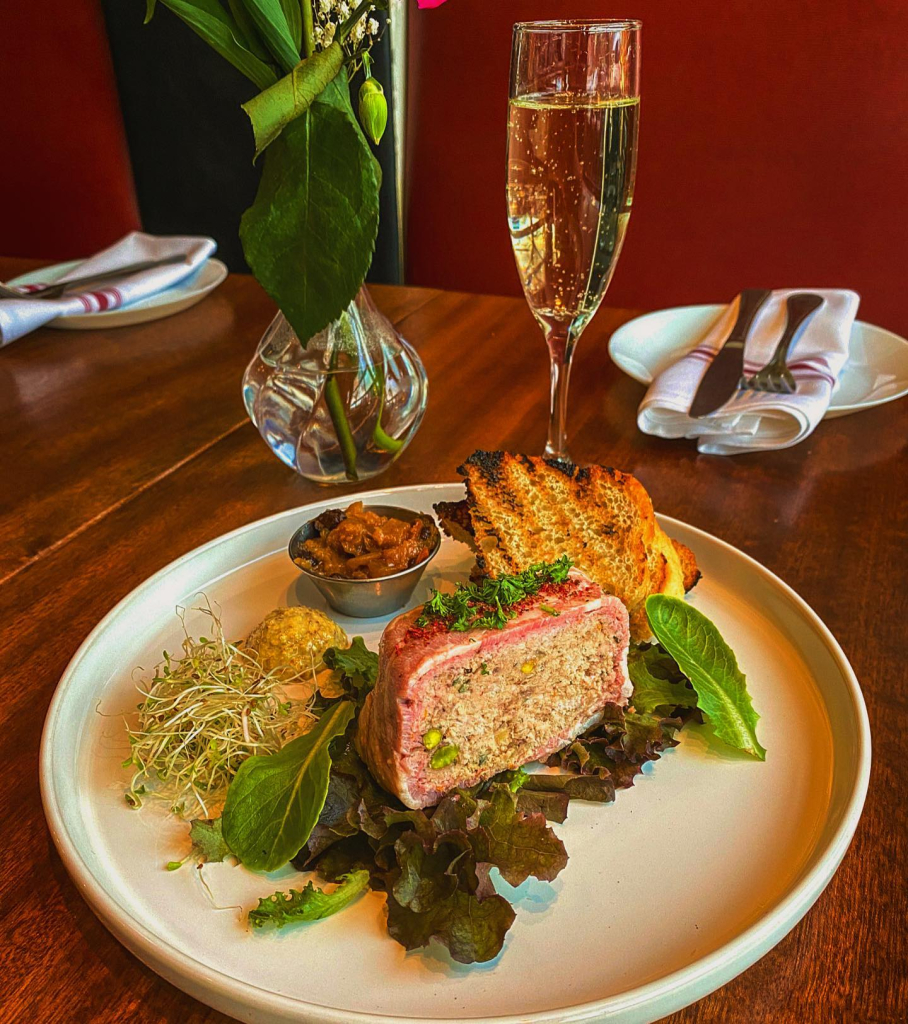 Paté de campagne focaccia, alfalfa, apple chutney.